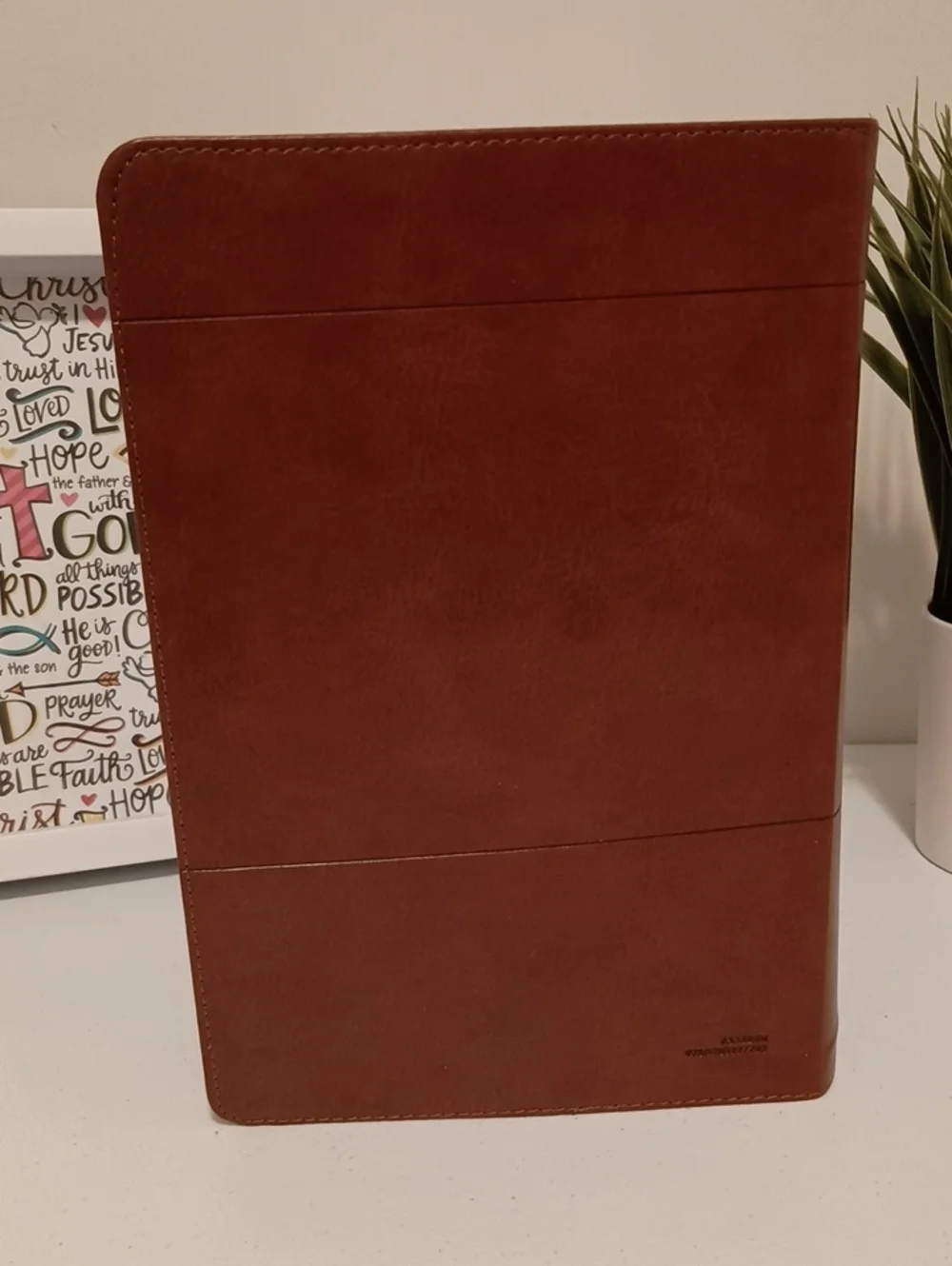 EVANGELICAL STUDY BIBLE - Brown Leathersoft (New King James Version)